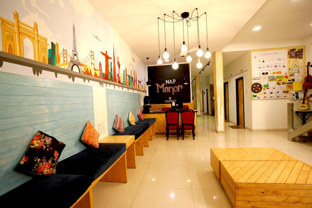 Nap Manor Hostal